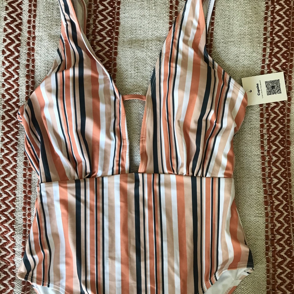 NWT Cupshe Swim suit!